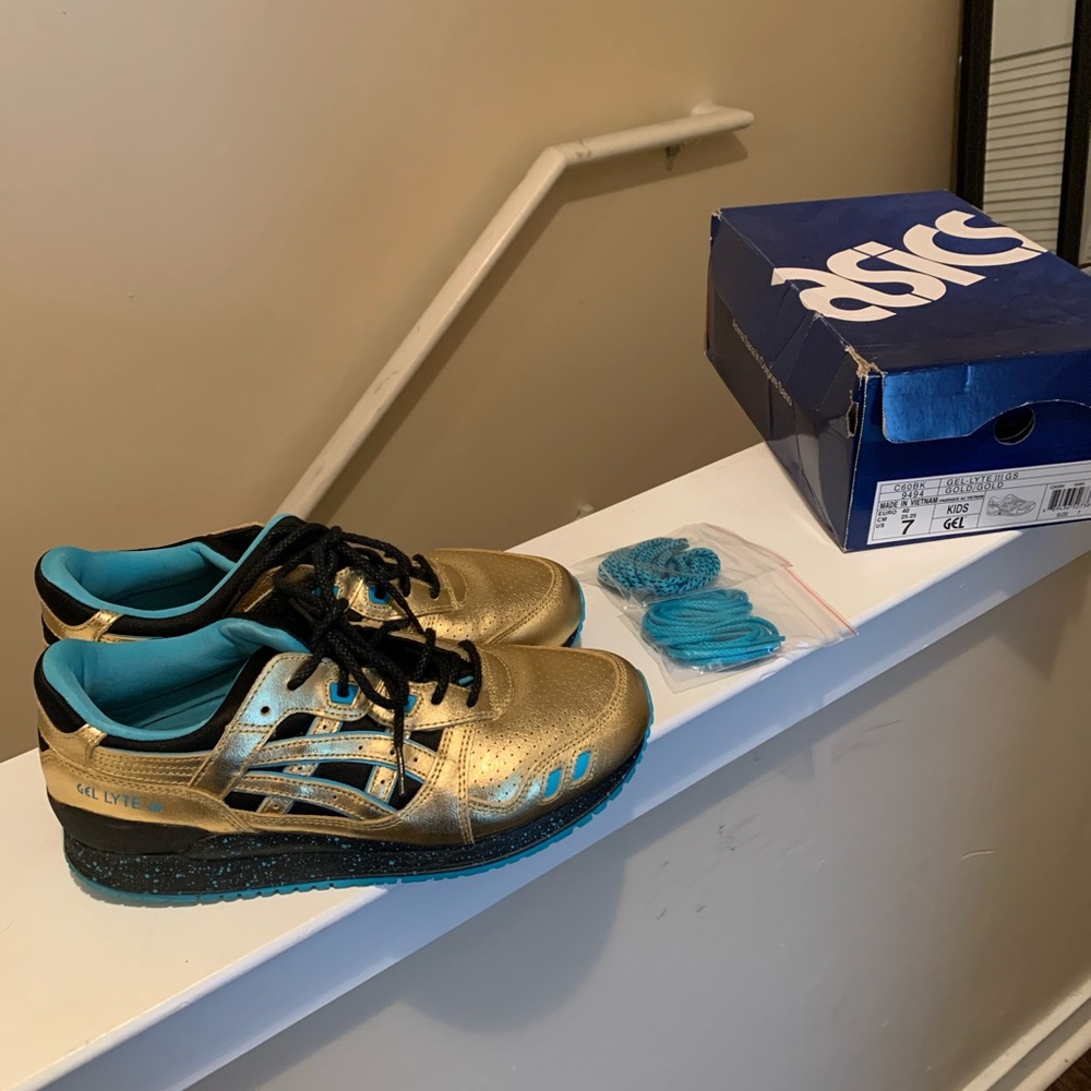 Acics SNEAKERS SIZE 7